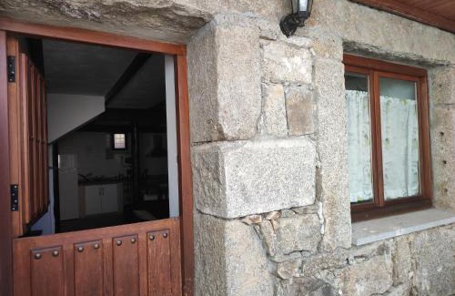 Hoyos del Espino Maison | CASA RURAL EL TOLEO