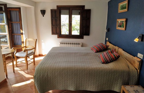 Guejar Sierra Maison | Casa Rural in con 3 Haitaciones con Baño Privados, Cocina y Salon Compartido