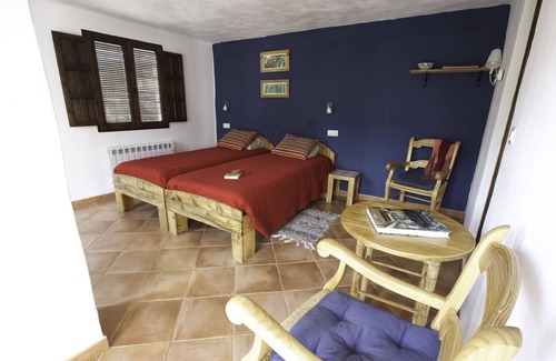 Guejar Sierra Maison | Casa Rural in con 3 Haitaciones con Baño Privados, Cocina y Salon Compartido