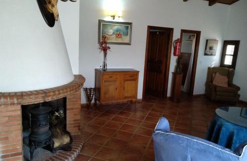 Monesterio Chalet De Ski | CASA RURAL LA CABRA DEL MEDIO