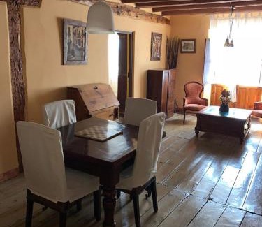 Campo de Cuellar Maison | Casa rural Laguna Herrera