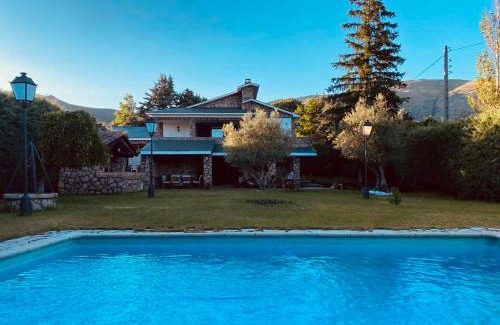 Bustarviejo Chalet De Ski | Casa Rural LOS TINES