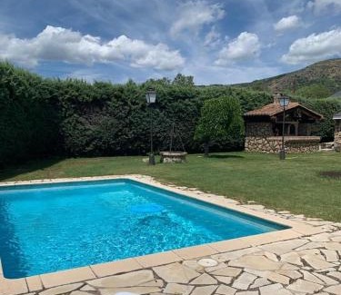 Bustarviejo Chalet De Ski | Casa Rural LOS TINES