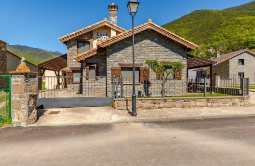 Biescas Chalet De Ski | Casa Rural Orós