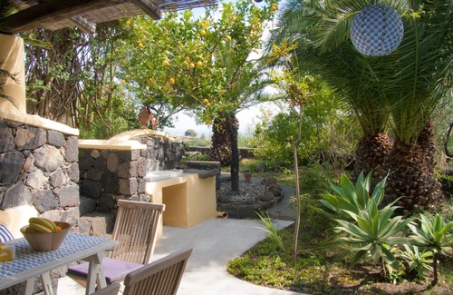 Lipari Maison | Casa Scirocco Limone- Villa avec jardin avec vue sur la mer