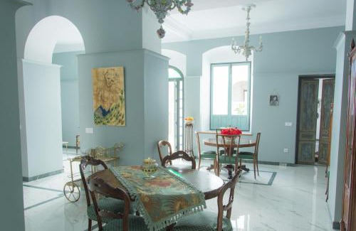 Penaflor Maison | CASA SEÑORIAL CON PISCINA. CASA DONNA ISABEL
