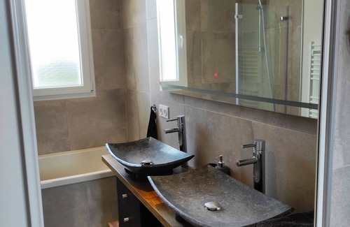 Viriat Maison | ⭐CASA-SELVA ⭐Spacious⭐balance⭐Wifi⭐ Secure parking