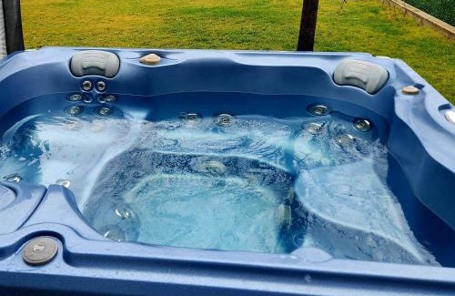 Merei Villa | Casa Senik Monteoru Piscina ,Jacuzzi Sauna, Ciubar