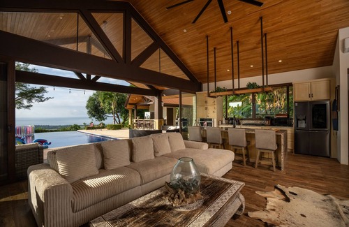 Jaco Maison | Casa Serendida, with Panoramic Views
