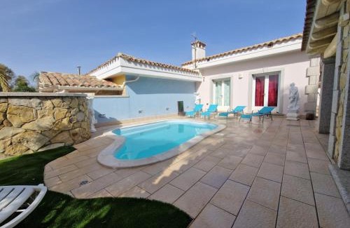 Cala Sinzias Maison | Casa Sinzias con piscina 9 posti letto