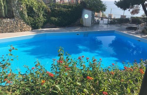 Andora Maison | casa sul mare per 5 persone, spiaggia privata, piscine e campo da tennis