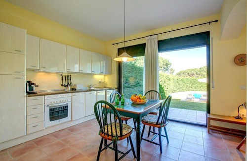Pals Villa | Casa Susana - Six Chambres Villa, Couchages 12