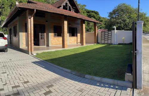 Governador Celso Ramos Maison | Casa Tijolinho a Vista - 150 mt praia