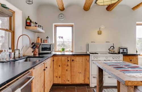 Abiquiu Maison | Casa Tocaya: Adobe Gem in O'Keeffe country!