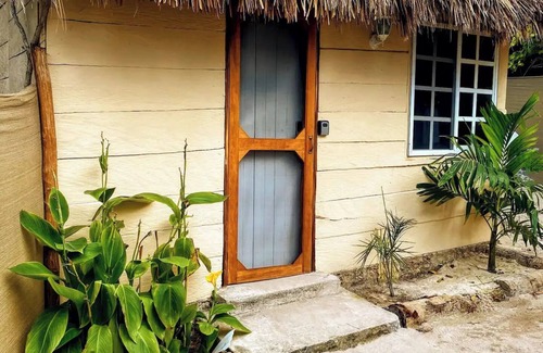 El Cuyo Cabine | Casa Tropical Privada Cerca de la Playa