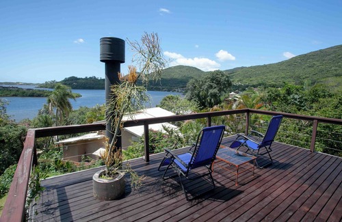 Lagoa da Conceicao Maison | Maison d'artiste unique avec la toile de fond de la forêt et une vue imprenable sur le lac