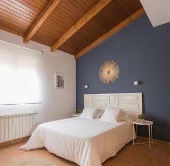 Munana Maison | Casa turística Me quedo en el pueblo