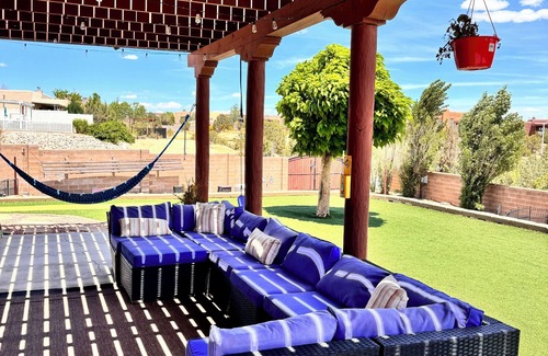Farmington Maison | Casa Uva beautiful family retreat with a pool near to everything you need.