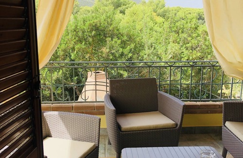 Porto Pino Maison | Casa Vacanze a Pochi Passi Dalla Bellissima Spiaggia di Portopino