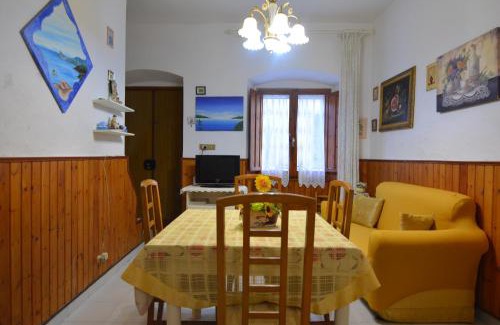 Iglesias Historic Centre Maison | casa vacanze I GIRASOLI