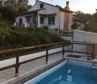 Montefranco Maison | Casa vacanze Il cancello rosso