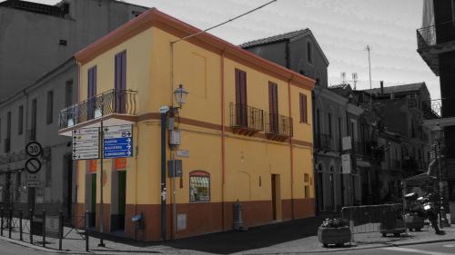 Iglesias Historic Centre Maison | Casa Vacanze La Pavoncella