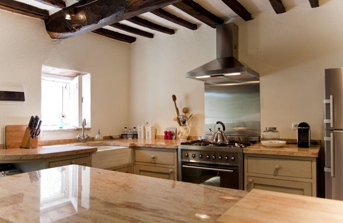 Monte Santa Maria Tiberina Maison | Maison idyllique sur la frontière toscane de l'Ombrie avec piscine privée à louer, 2-4 personnes