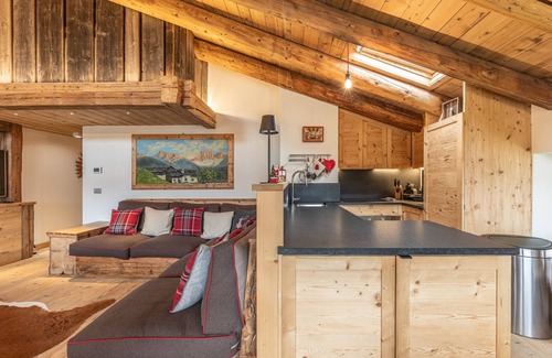 Cortina d'Ampezzo Appartement | Casa Verocip, a panoramic attic with a view of the Dolomites