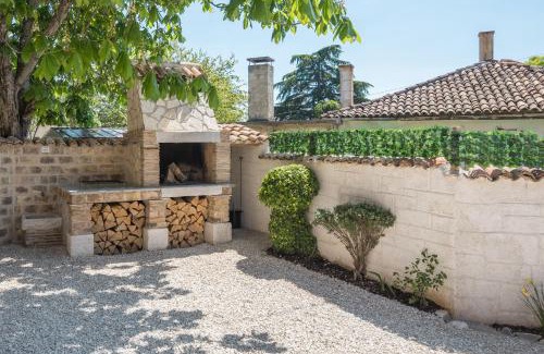 Kosinozici Maison | Casa Viktoria with private garden and BBQ