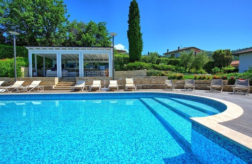 Castiglion Fiorentino Villa | Casa White - Maison de vacances avec piscine privée et grand jardin près de Castiglion Fiorent...