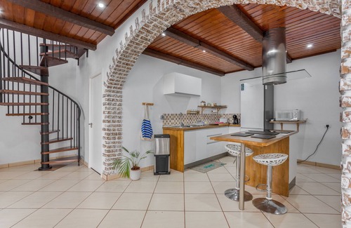 Montijos Cottage | 'Casa' with Balcony and Wi-Fi