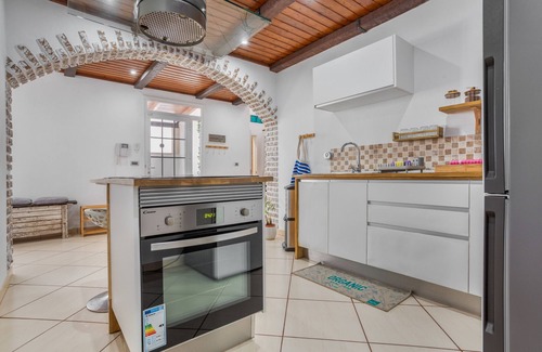 Montijos Cottage | 'Casa' with Balcony and Wi-Fi