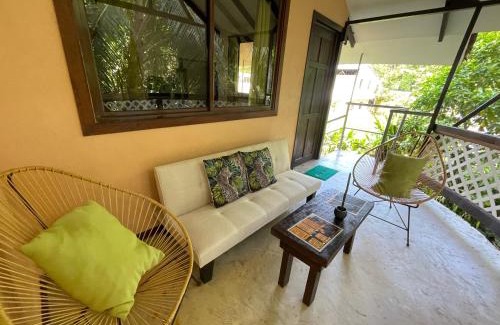 Tortuguero Maison | Casa y Cabaña Jaguar Tortuguero