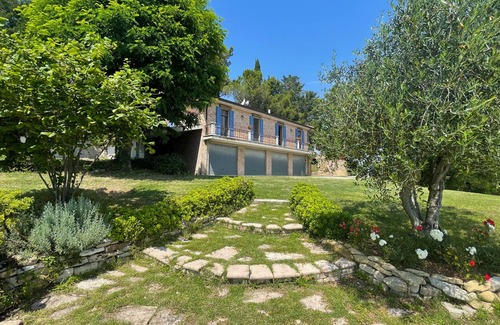 Rupoli Villa | Casa Zefiro 4 by Marche Holiday Villas