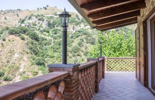 Castelmola Appartement | Casa Ziretto