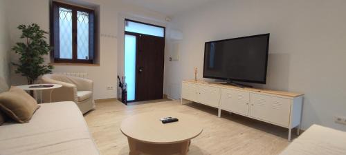 Badalona Maison | CasaBala - Near the beach and Barcelona center