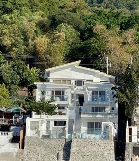 Mabini Maison | CasaDel Beach House