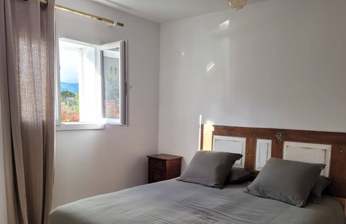 Pancheraccia Lit Et Petit-Déjeuner | CasaLena, logement de charme avec 1500 m2 de jardin, à 10 mn d Aleria.