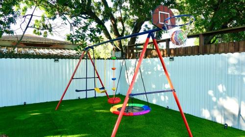 Allapattah Maison | CasaMia Only 10 min to Wynwood with New Pool, Bikes, Parking and Privacy