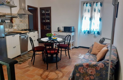 Poggi Appartement | CasaRina Panoramic Terrace from the Mountains to the Sea