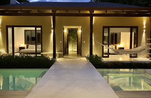 Playa Hermosa Cobano Villa | Casas de Agua. Villa Agua Viva. Sentier de randonnée naturel jusqu'à la plage.