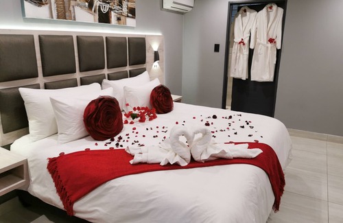 Nelspruit Cabine | Cascades Guest Lodge and Apartments