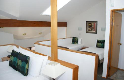 Two Mile Bay Hôtel | Cascades Lakefront Motel