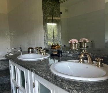 Grognardo Lit Et Petit-Déjeuner | Cascina Ciosse B&B