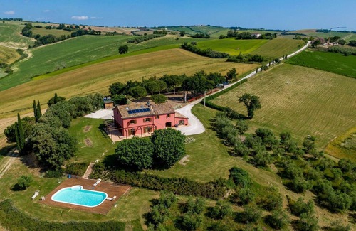 Monte Porzio Villa | Villa avec piscine privée, climatisation et green à 10 km de la mer