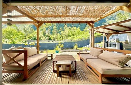 Hell-Bourg Appartement | Case Hermione Vue, jardin, 15 pers à Hell-Bourg