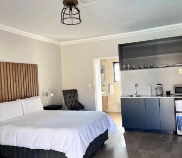 Klerksdorp Maison | Casero Guesthouse