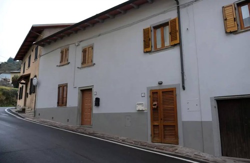 Porciano Appartement | Casetta sul fiume vista castello