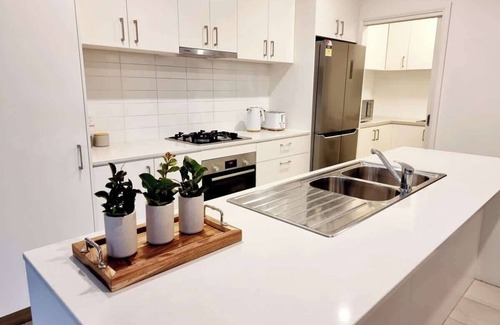 Melbourne Maison | Casey Green Estate 3 bedrooms Narre Warren home