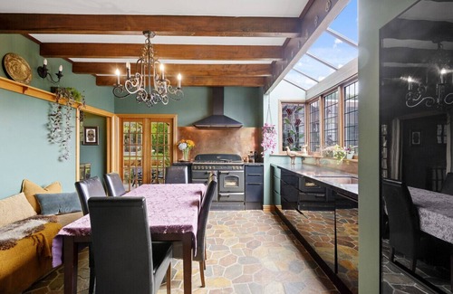 Cashmere Maison | Cashmere Views Family Home